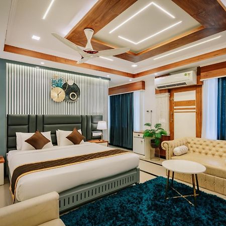 Excellency Airport Hotel Kochi Exterior foto